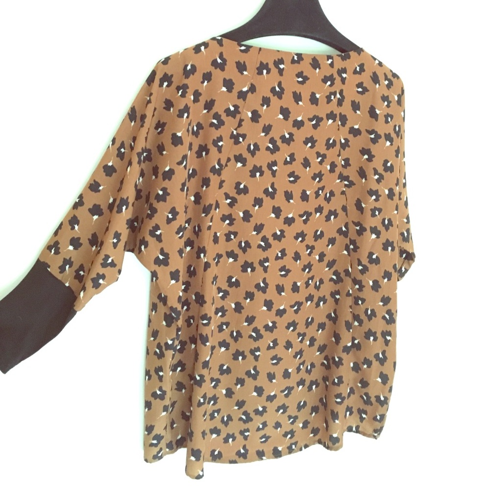 Silky Embellished kimono sleeves top - Picture 3 of 3